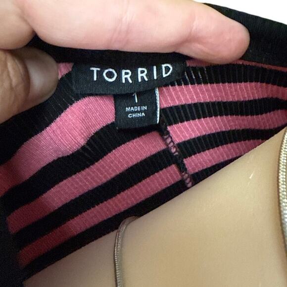 Torrid Maxi Form Fitting Dress Size 1X in Pink and Black - Picture 8 of 9